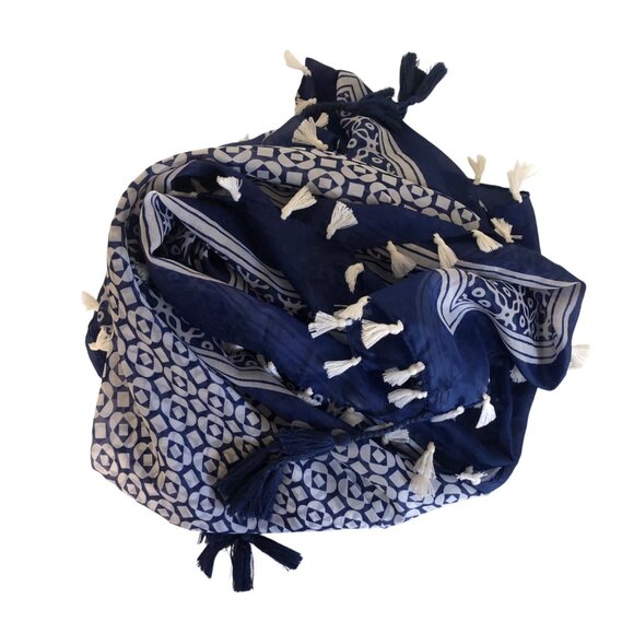Blue White Geometric Pattern Tassel Scarf Wrap Square 39x41in - Picture 5 of 5